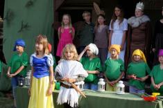 Divadelní představení základní školy 20.6. 2014